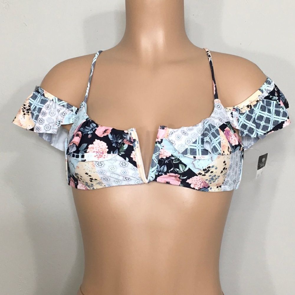 New. Floral patchwork ruffle bikini set. - Picture 3 of 9